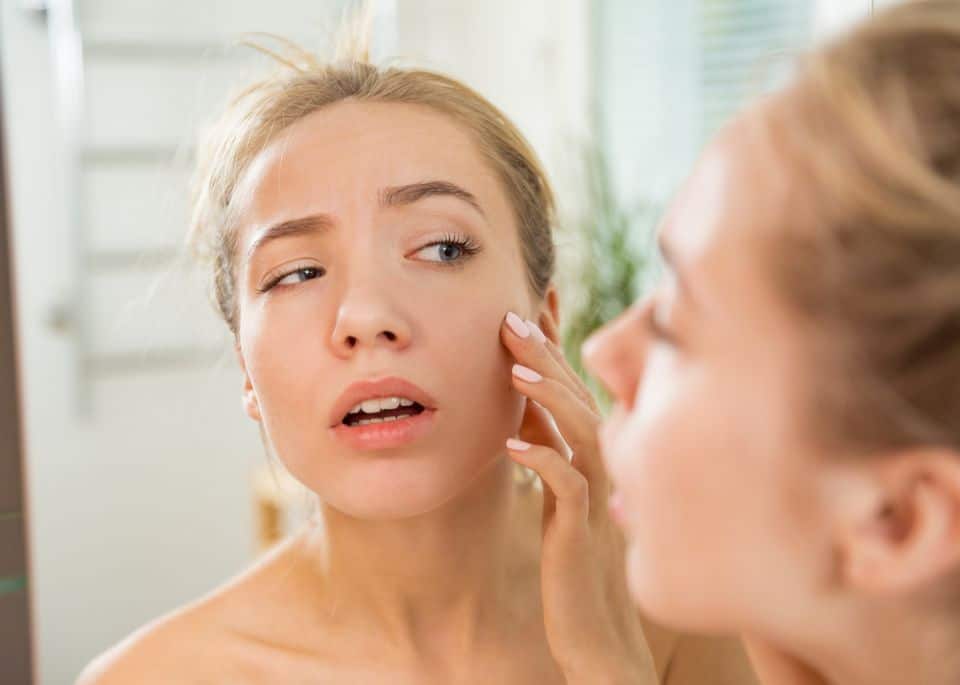 Pelle secca: cause e rimedi naturali per viso e corpo